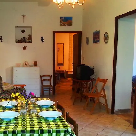 Locazione Turistica Luna Vakantiehuis