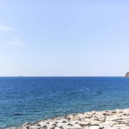 Locazione Turistica Luna Vakantiehuis *